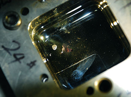 <a href='http://m.iqinshuo.cn/product/3.htm' class='text_a'>模具激光焊機(jī)</a>修復(fù)鏡面模具效果